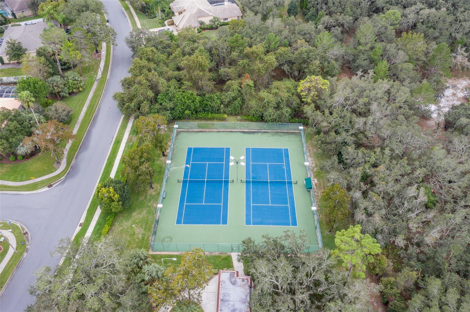 Listing photo id 40 for 18242 Autumn Lake Boulevard