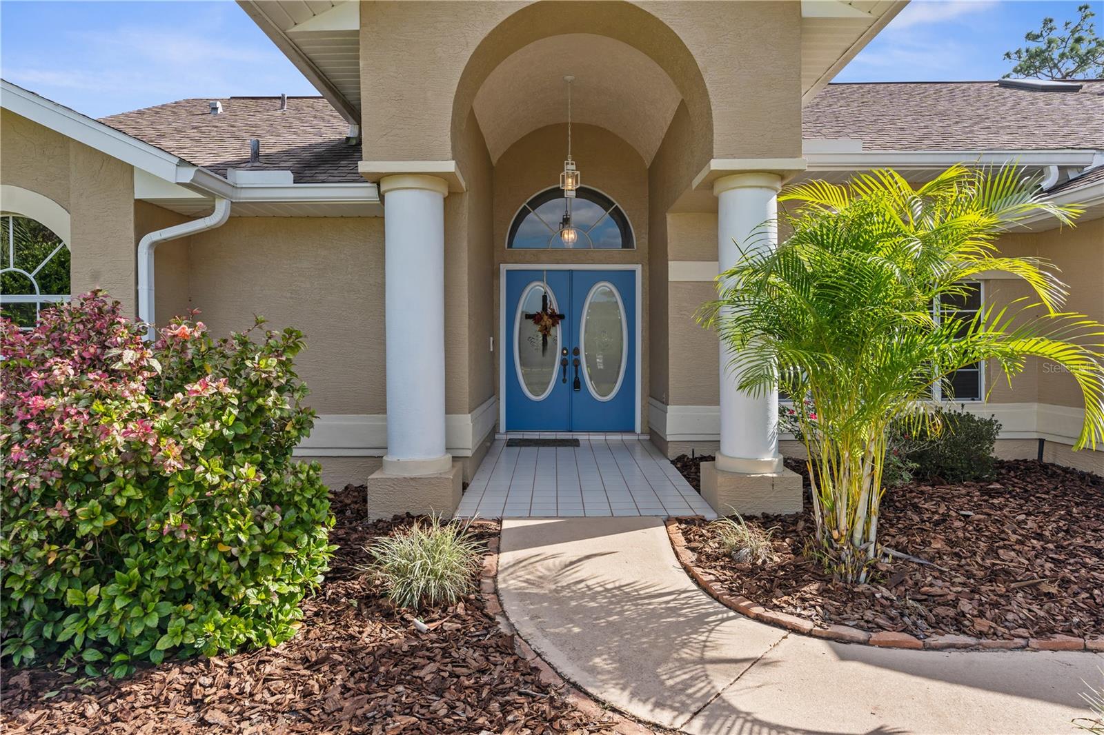 Listing photo id 3 for 18242 Autumn Lake Boulevard