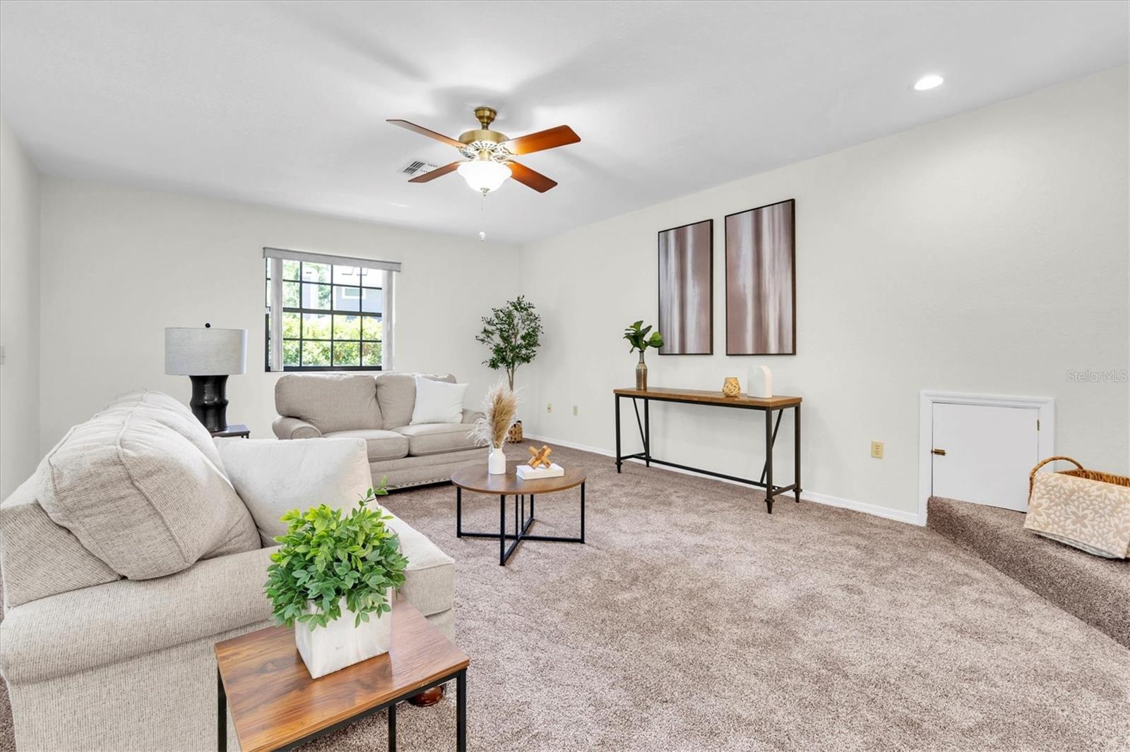 Listing photo id 11 for 6454 Summerfield Loop