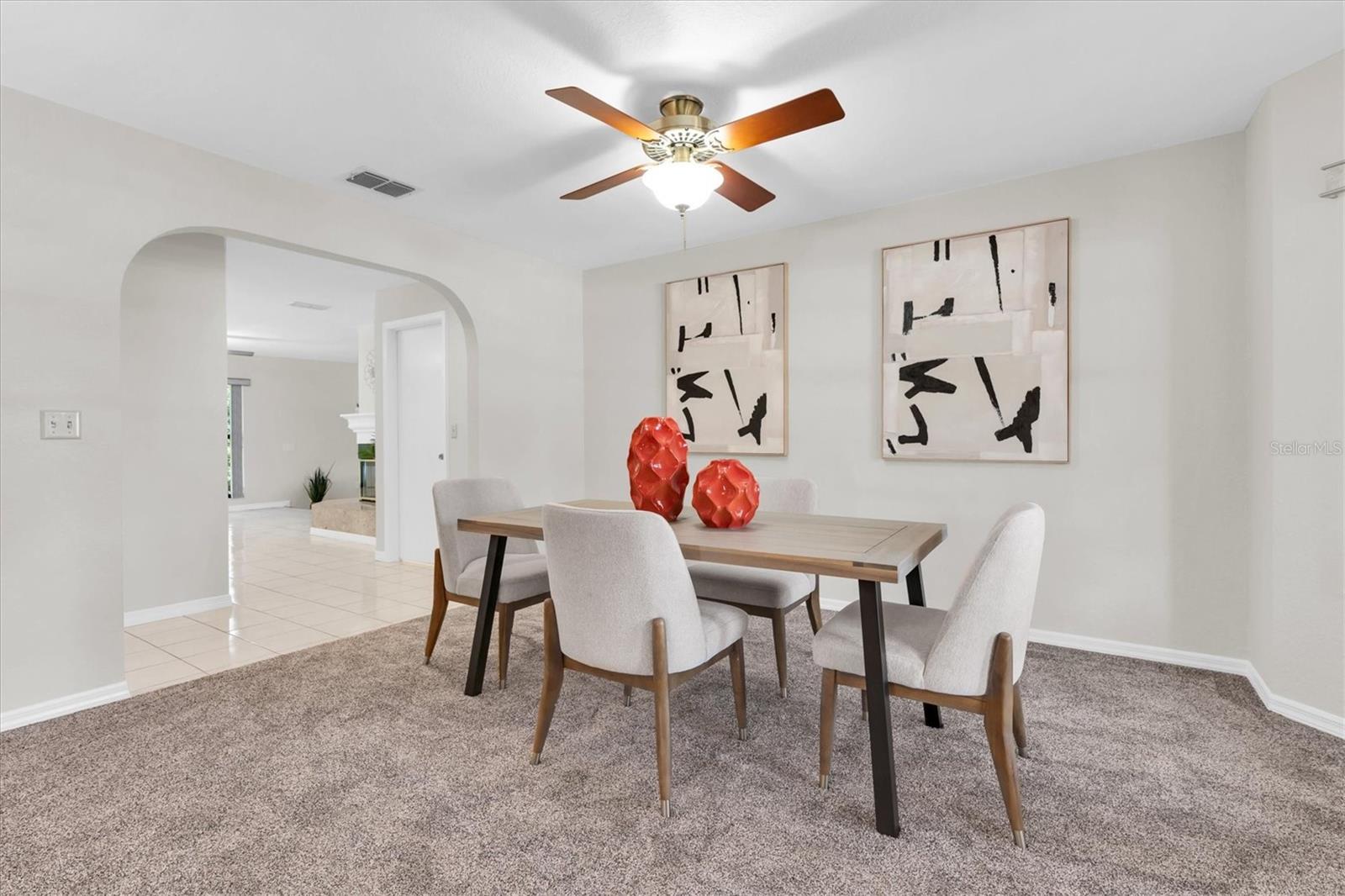 Listing photo id 14 for 6454 Summerfield Loop