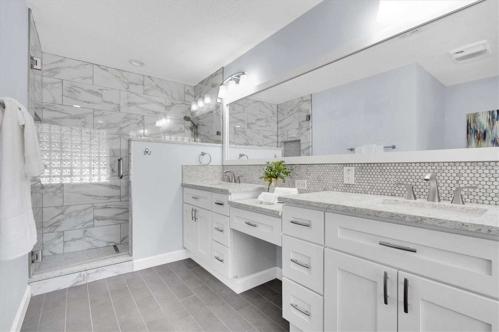 Listing photo id 16 for 6454 Summerfield Loop