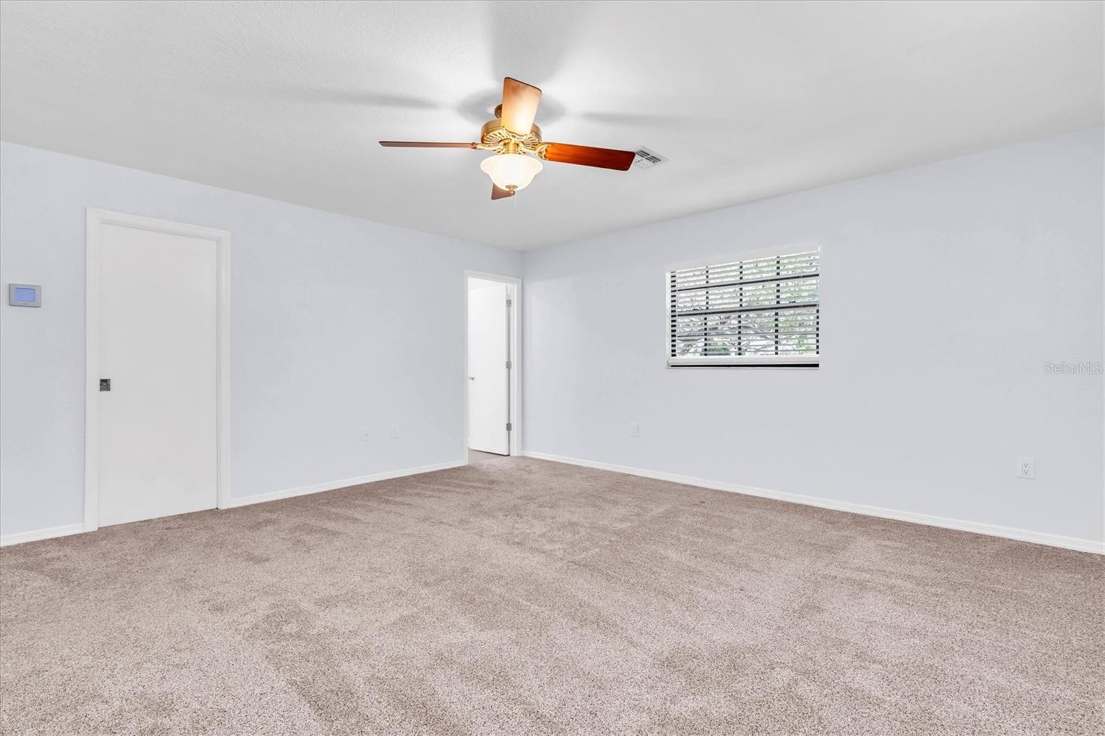 Listing photo id 20 for 6454 Summerfield Loop