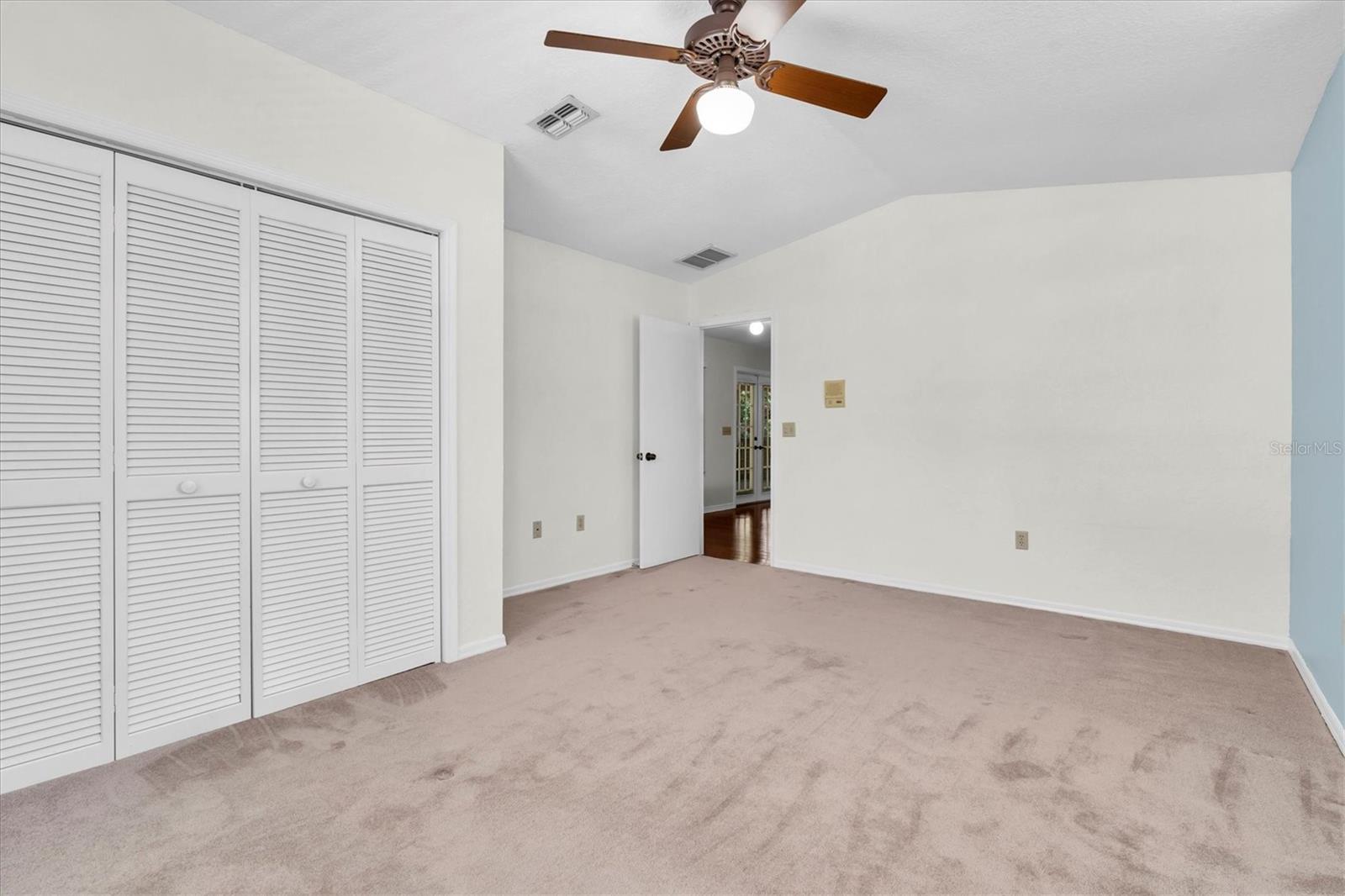 Listing photo id 29 for 6454 Summerfield Loop