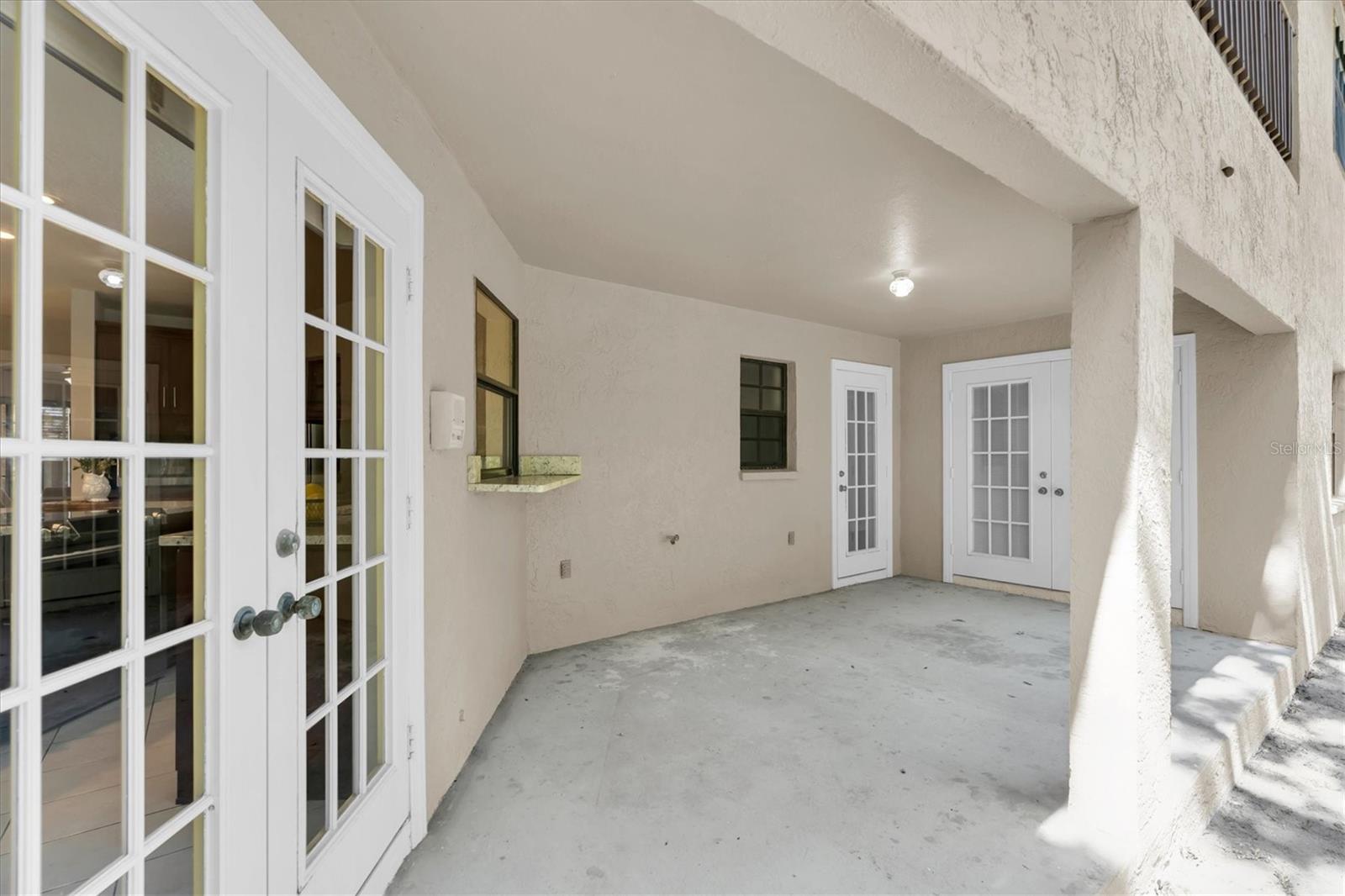 Listing photo id 37 for 6454 Summerfield Loop