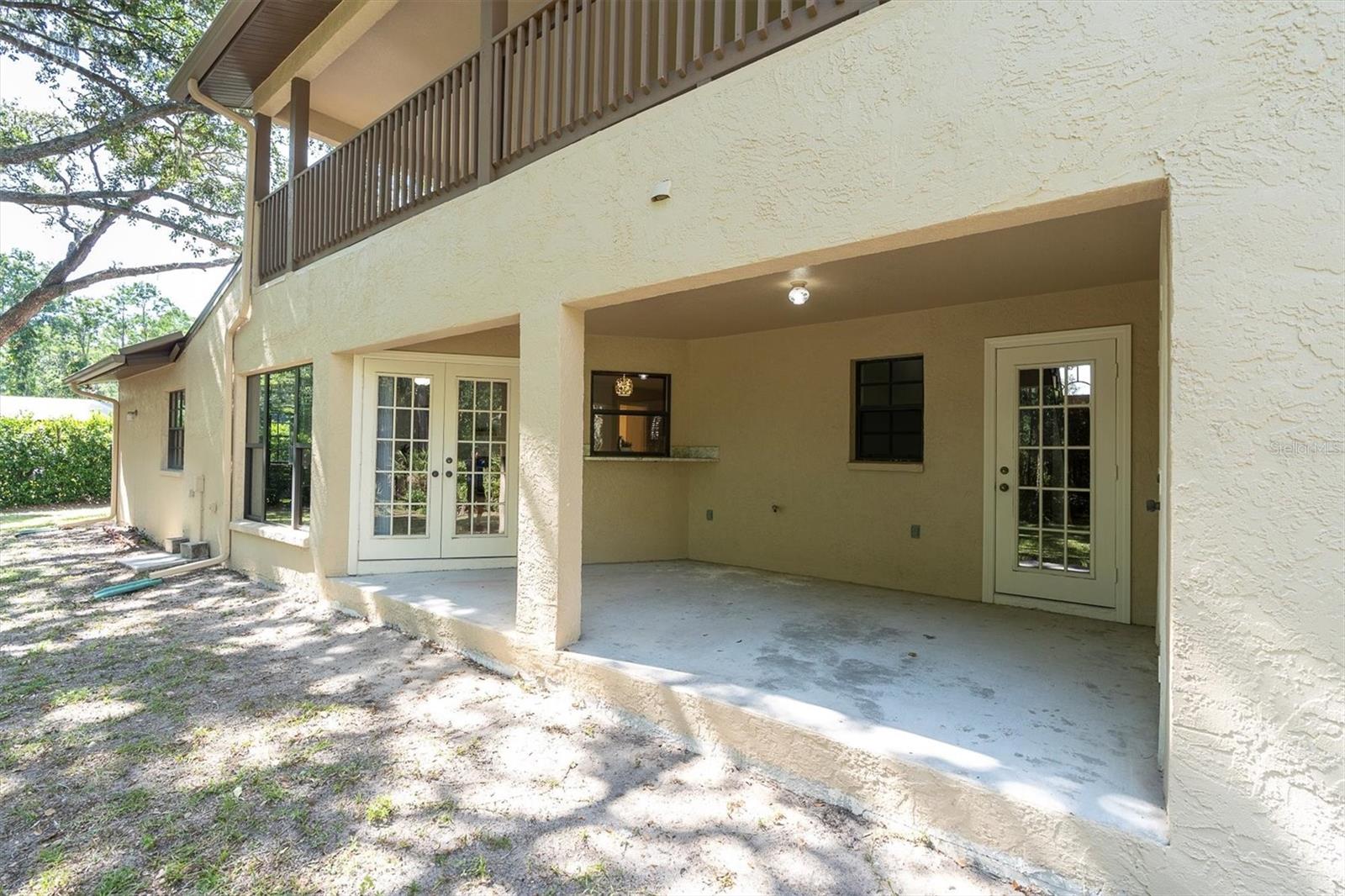 Listing photo id 42 for 6454 Summerfield Loop