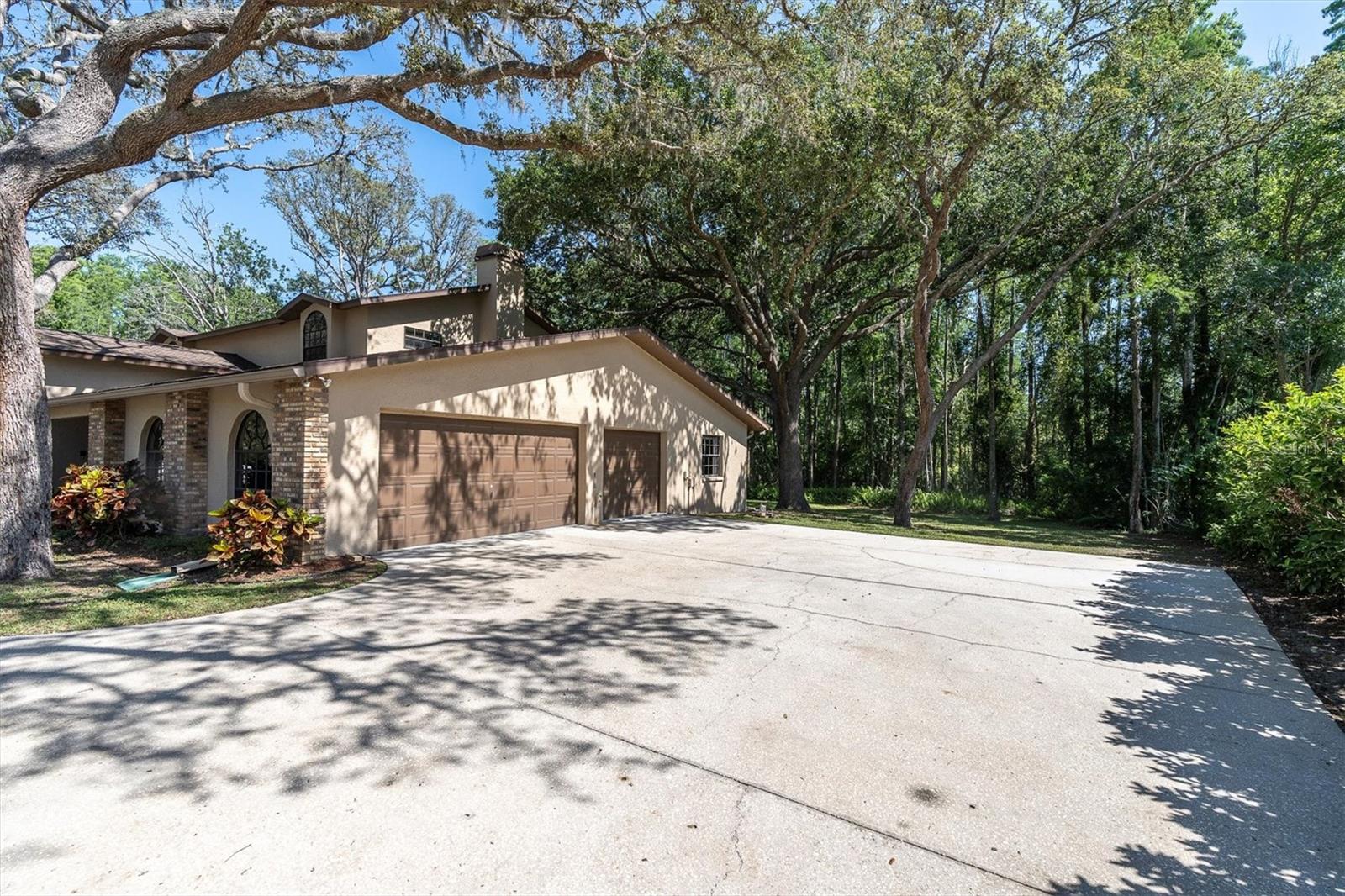 Listing photo id 46 for 6454 Summerfield Loop