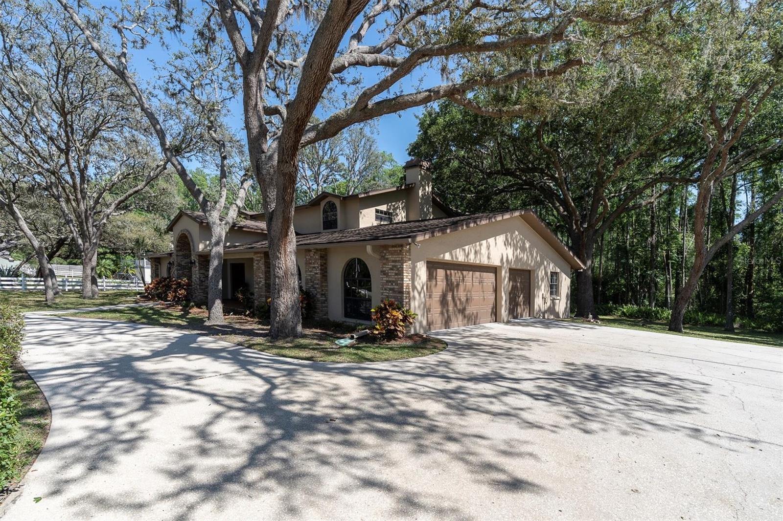 Listing photo id 47 for 6454 Summerfield Loop
