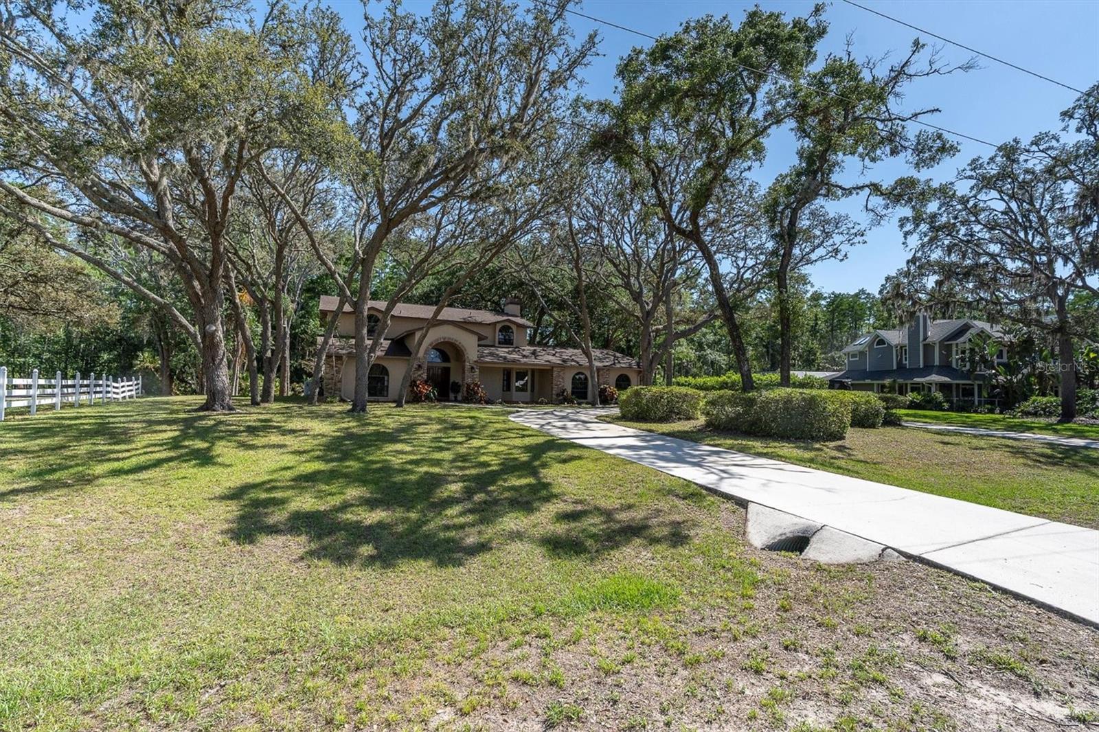 Listing photo id 48 for 6454 Summerfield Loop