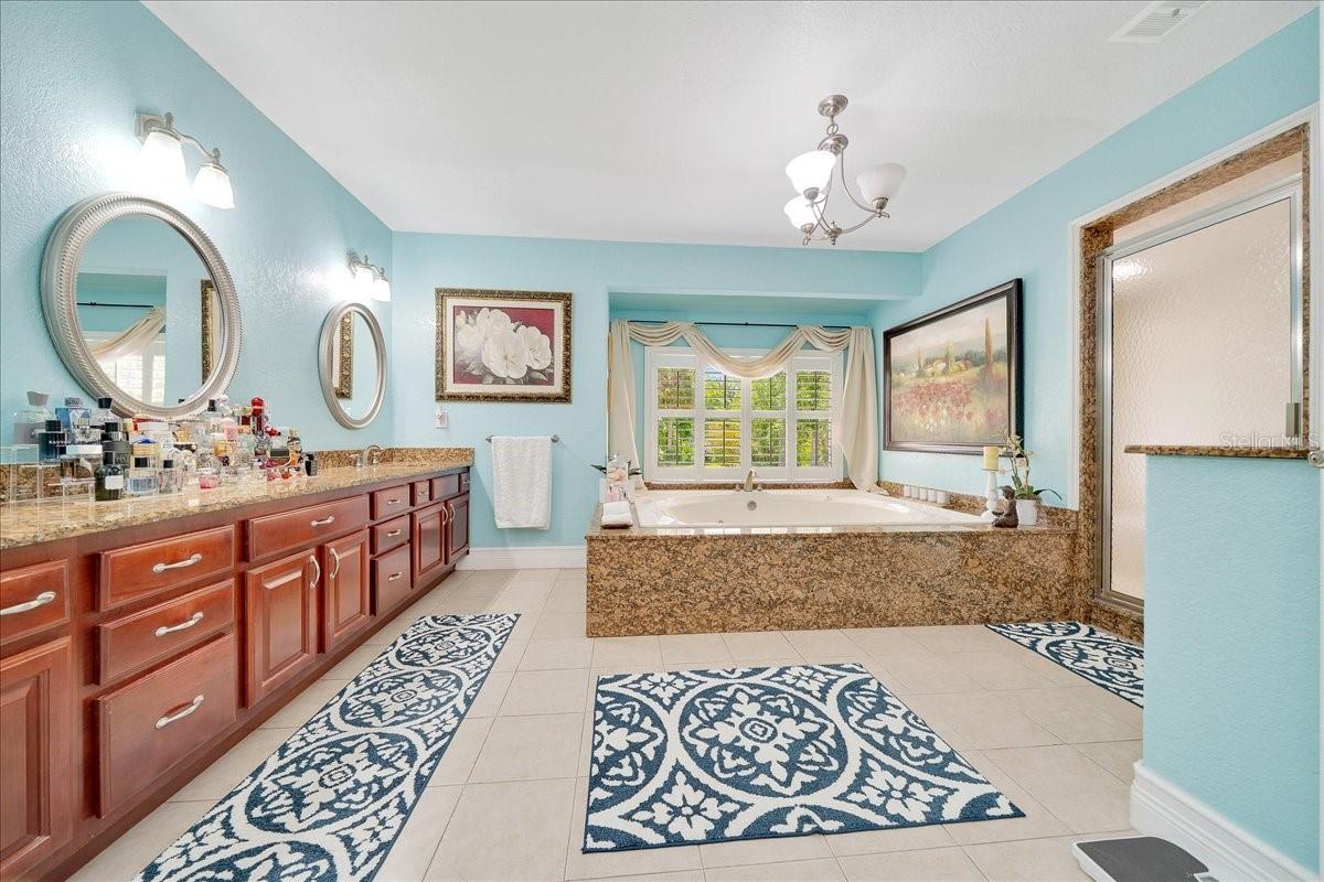 Image 36 of 81 For 21000 Exeter Court