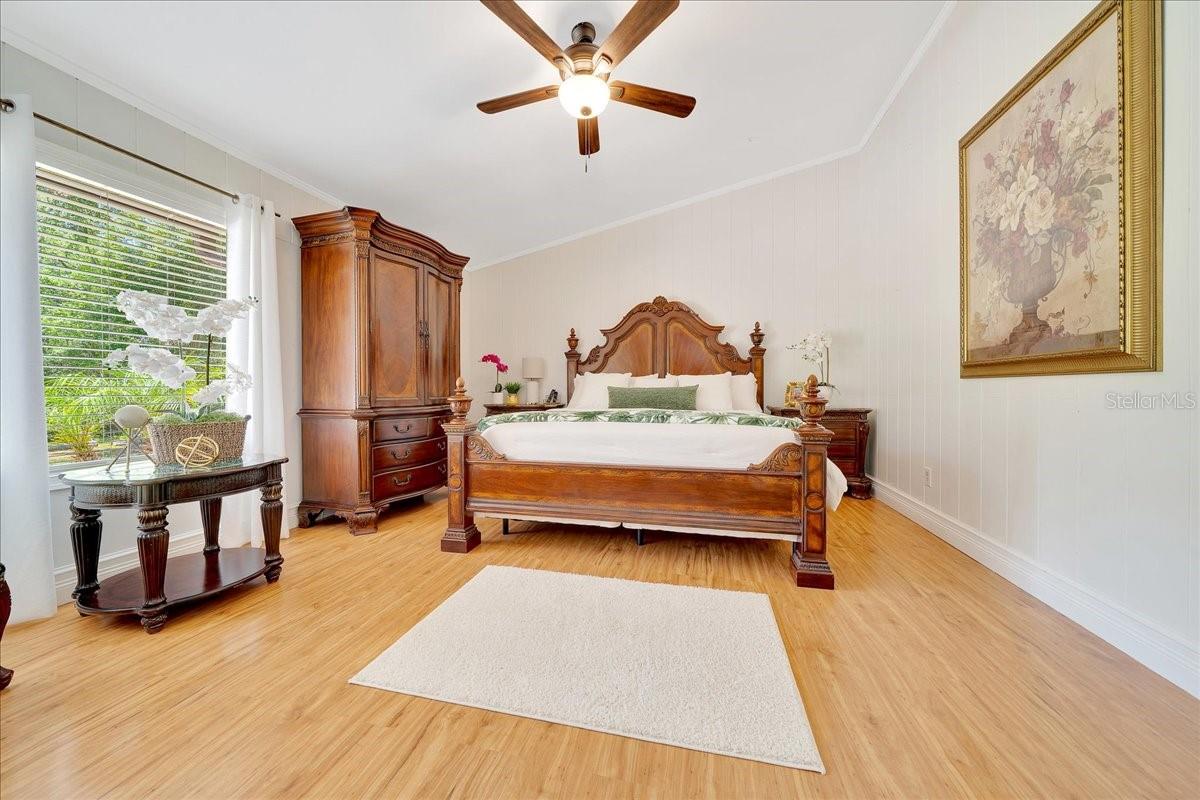 Image 41 of 81 For 21000 Exeter Court