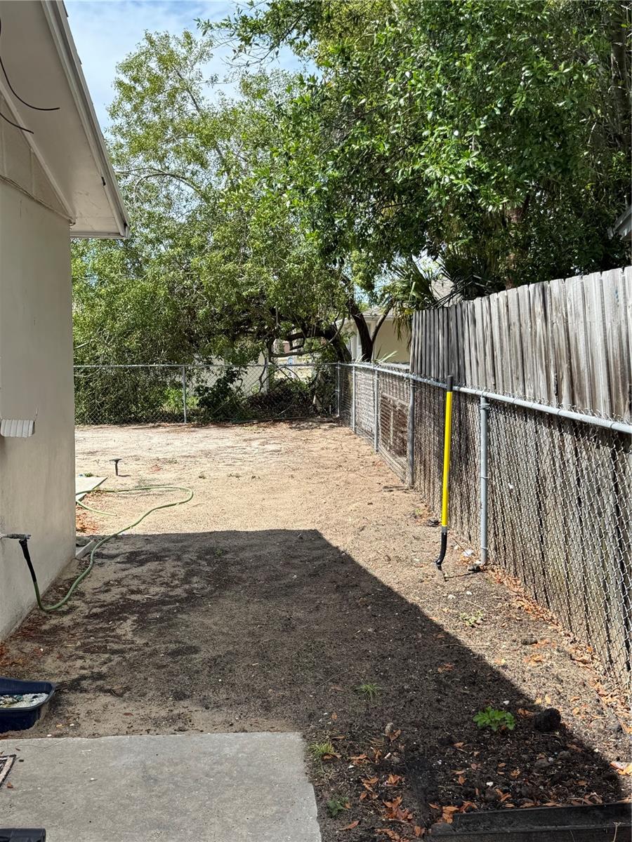 Image 6 of 7 For 7535 Christina Lane