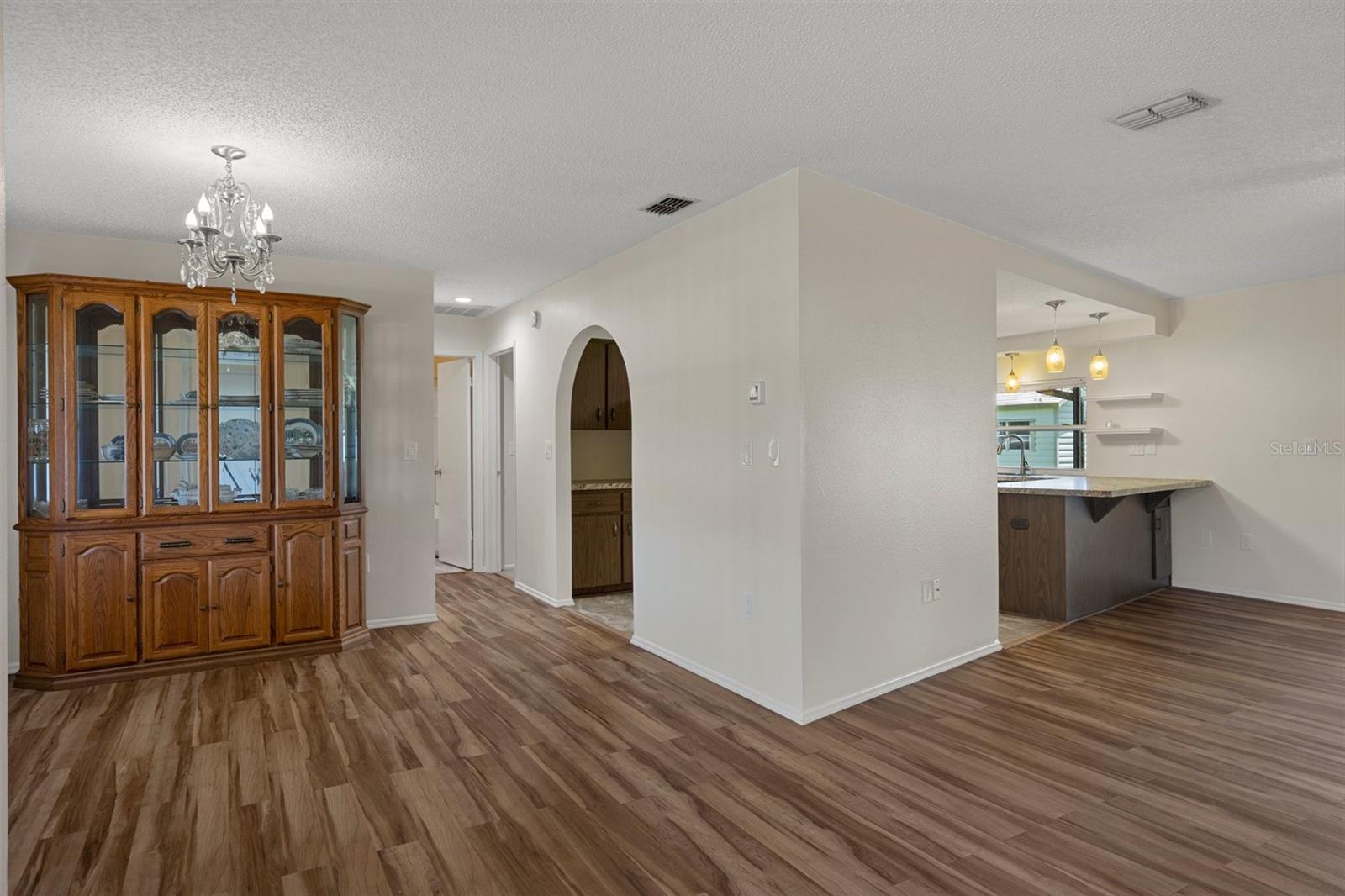 Image 14 of 59 For 7630 Landmark Drive