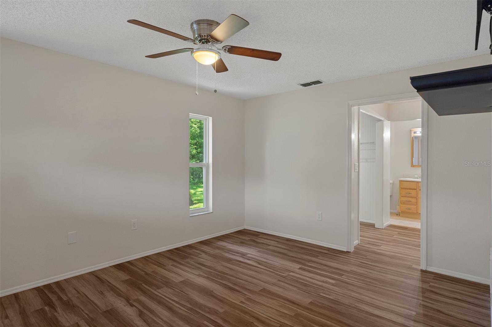 Image 22 of 59 For 7630 Landmark Drive