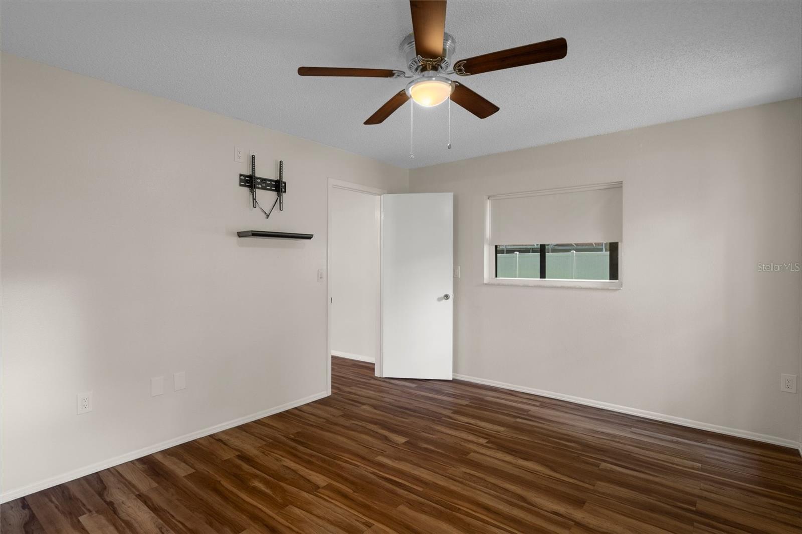 Image 24 of 59 For 7630 Landmark Drive