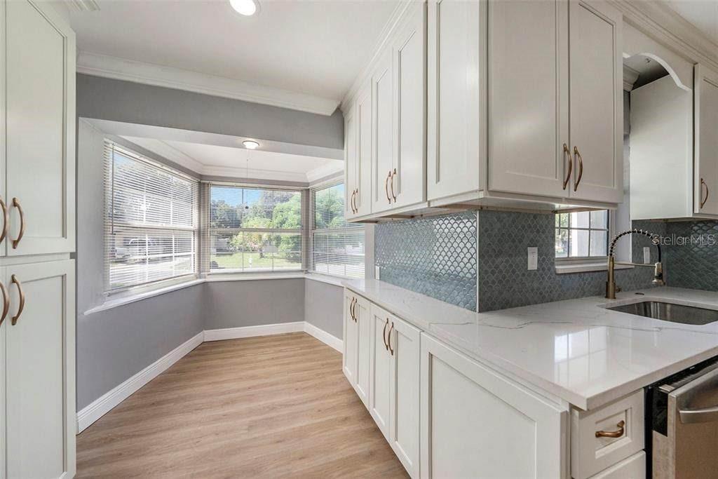 Listing photo id 8 for 6989 300 Th Avenue N