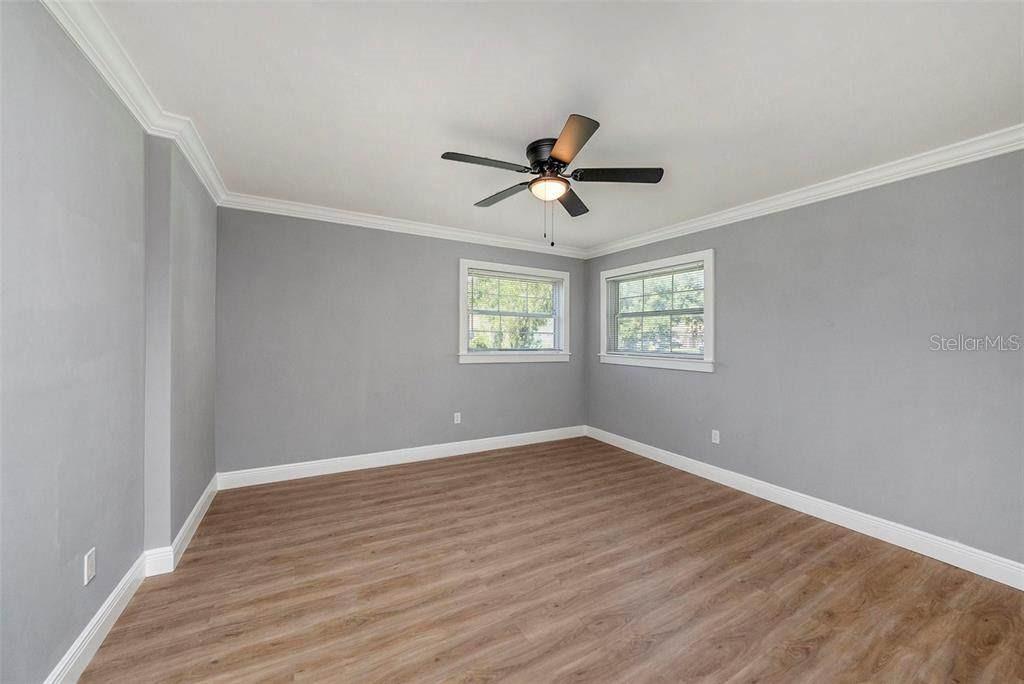 Listing photo id 9 for 6989 300 Th Avenue N