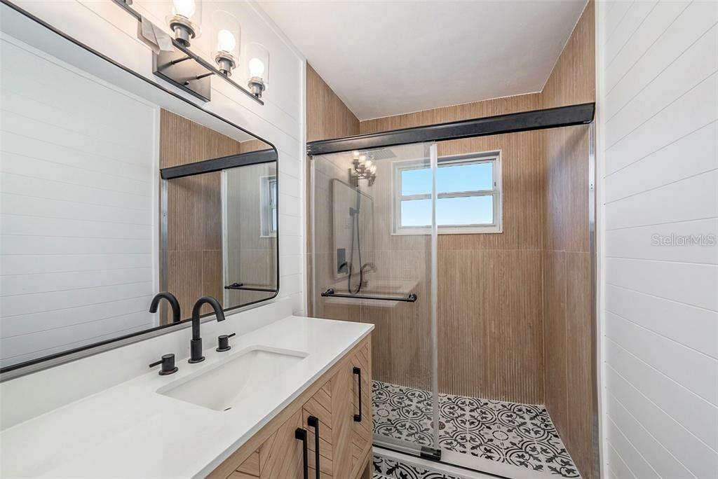 Listing photo id 12 for 6989 300 Th Avenue N