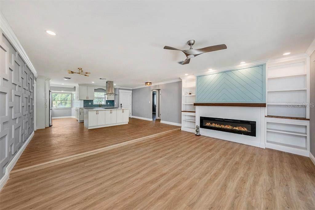 Listing photo id 3 for 6989 300 Th Avenue N