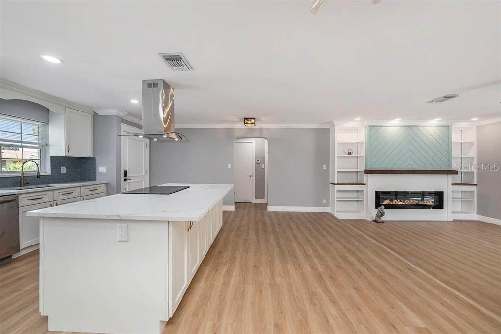 Listing photo id 4 for 6989 300 Th Avenue N
