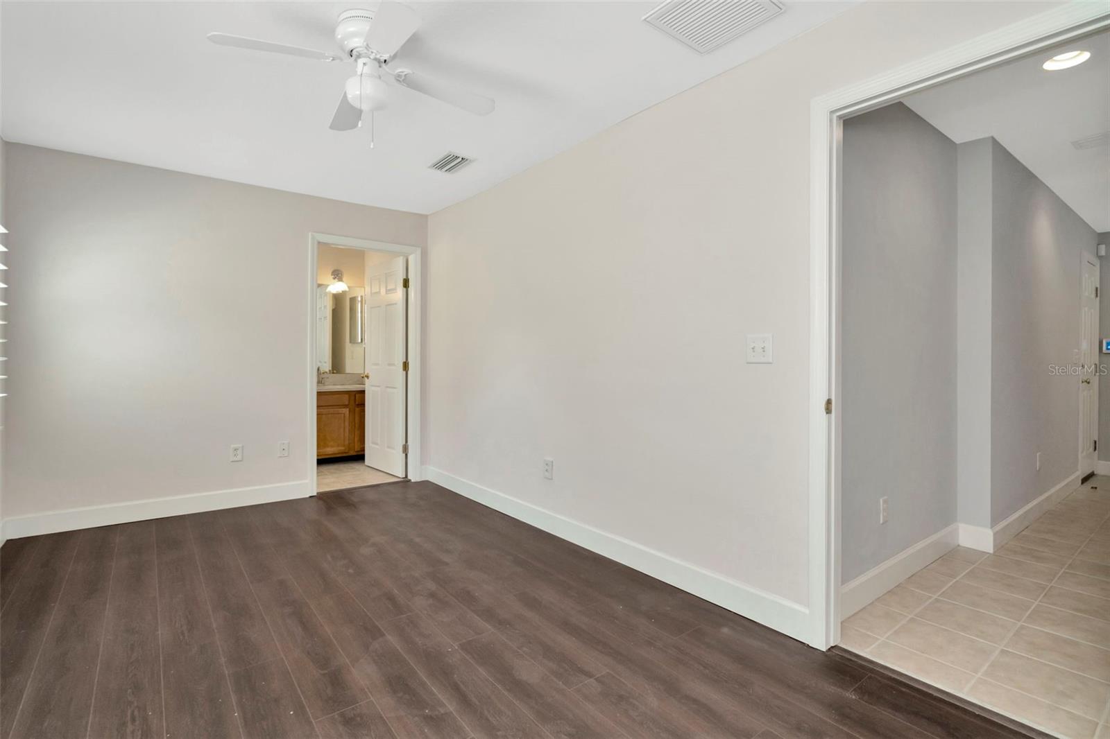 Image 26 of 35 For 3213 Marcellus Circle