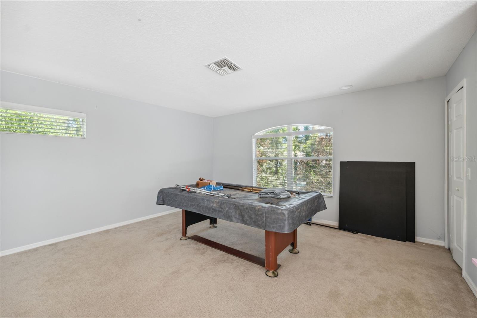 Image 33 of 65 For 10 Boxleaf Court