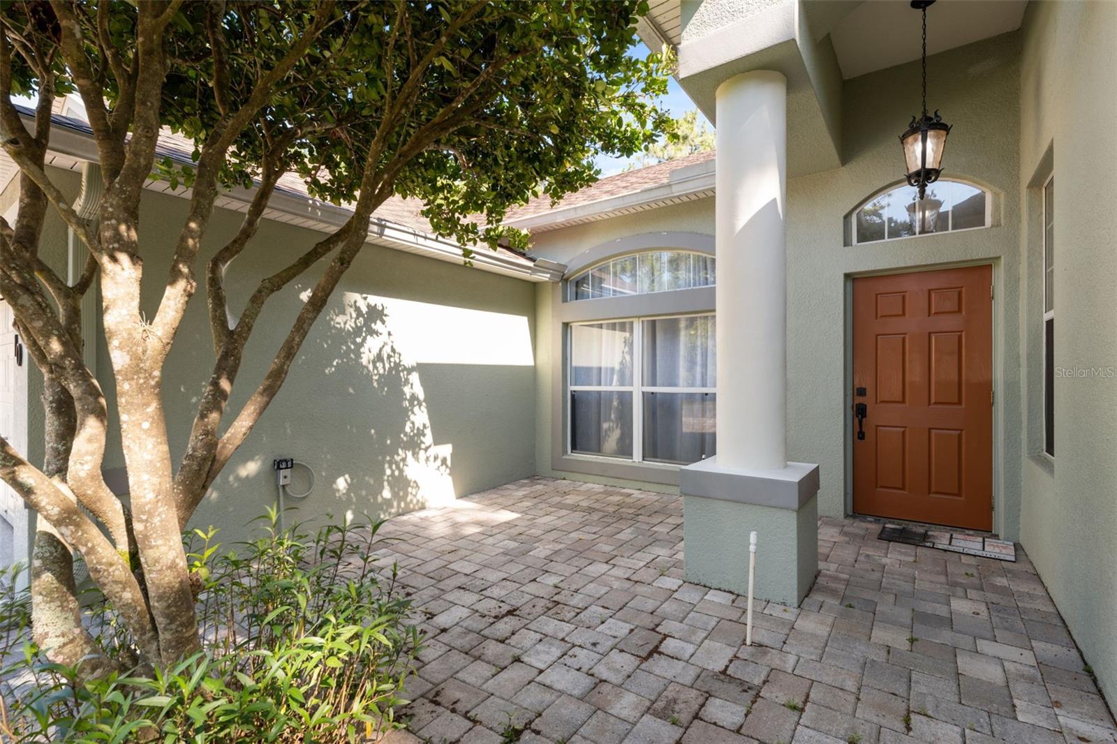 Image 4 of 65 For 10 Boxleaf Court