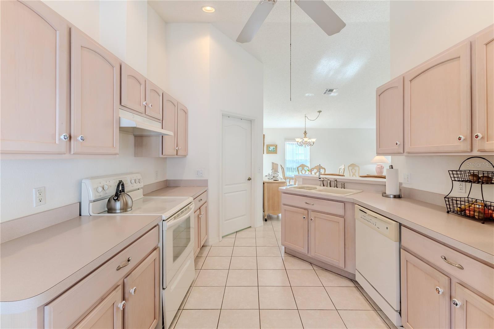 Image 18 of 49 For 11158 Heathrow Avenue