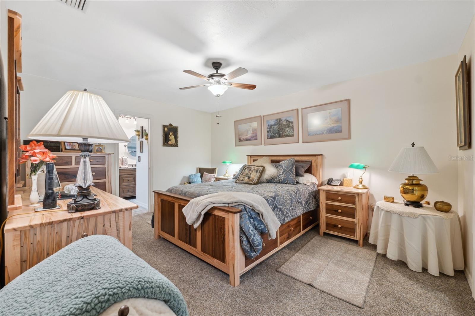 Listing photo id 23 for 1212 Redding Street