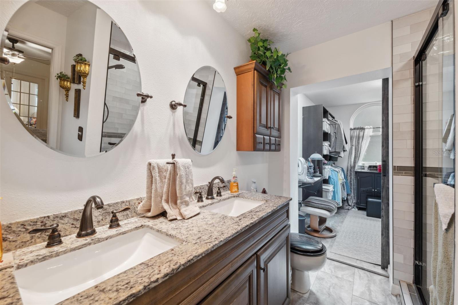 Listing photo id 25 for 1212 Redding Street