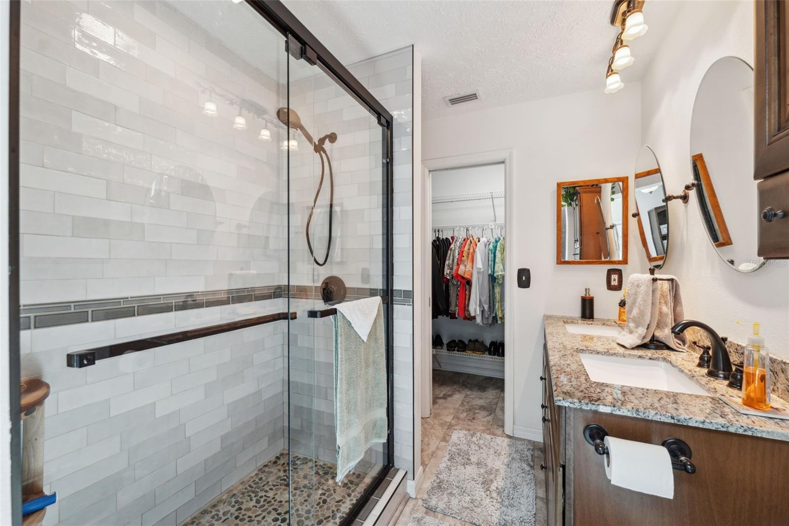 Listing photo id 26 for 1212 Redding Street