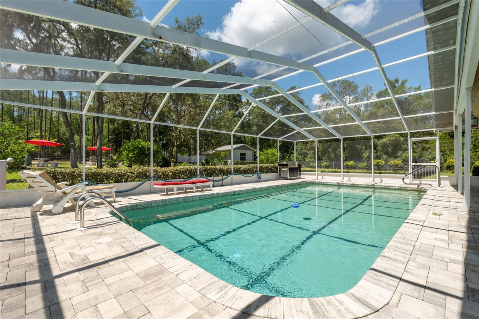 Listing photo id 1 for 1212 Redding Street