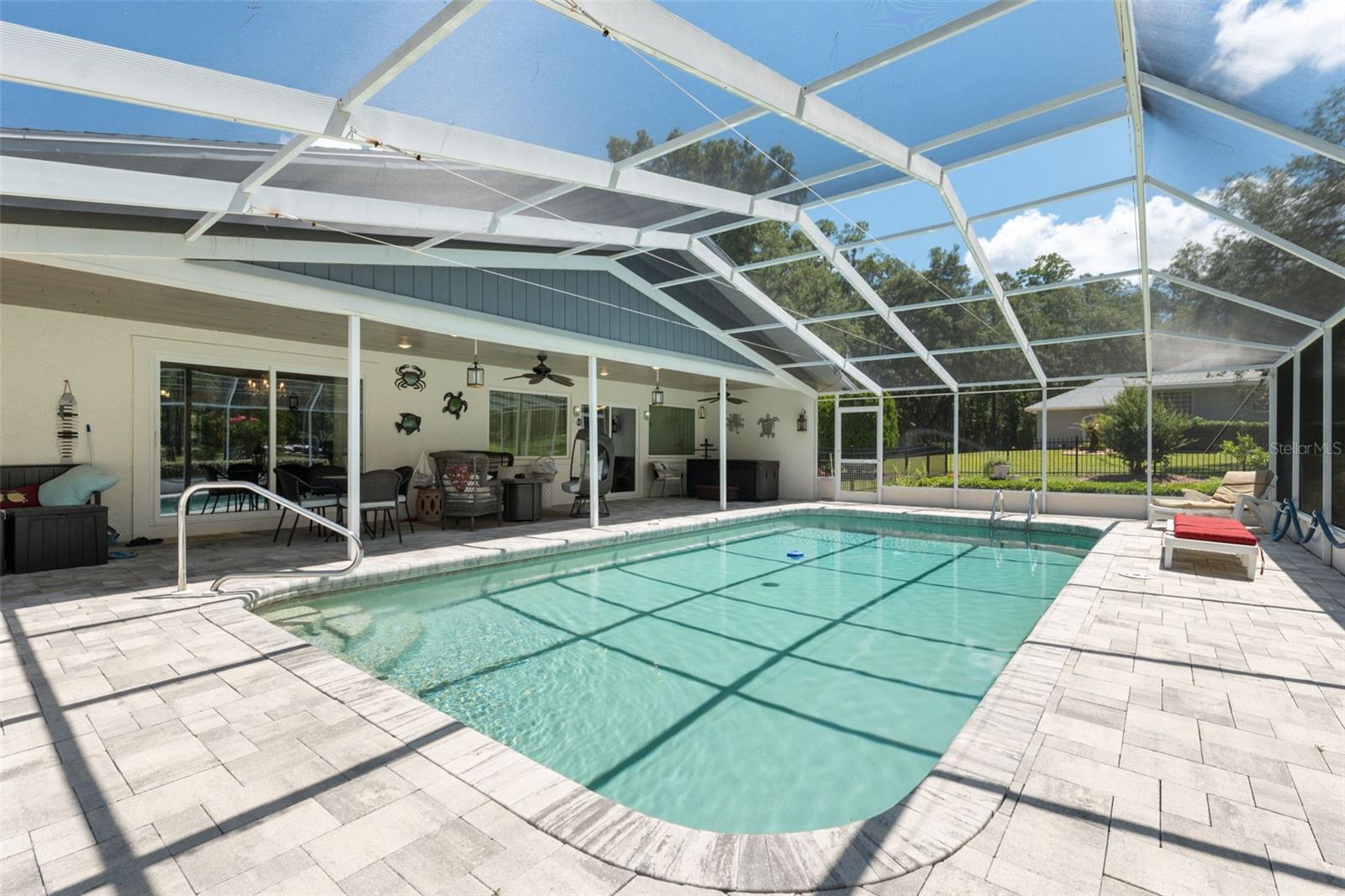 Listing photo id 36 for 1212 Redding Street