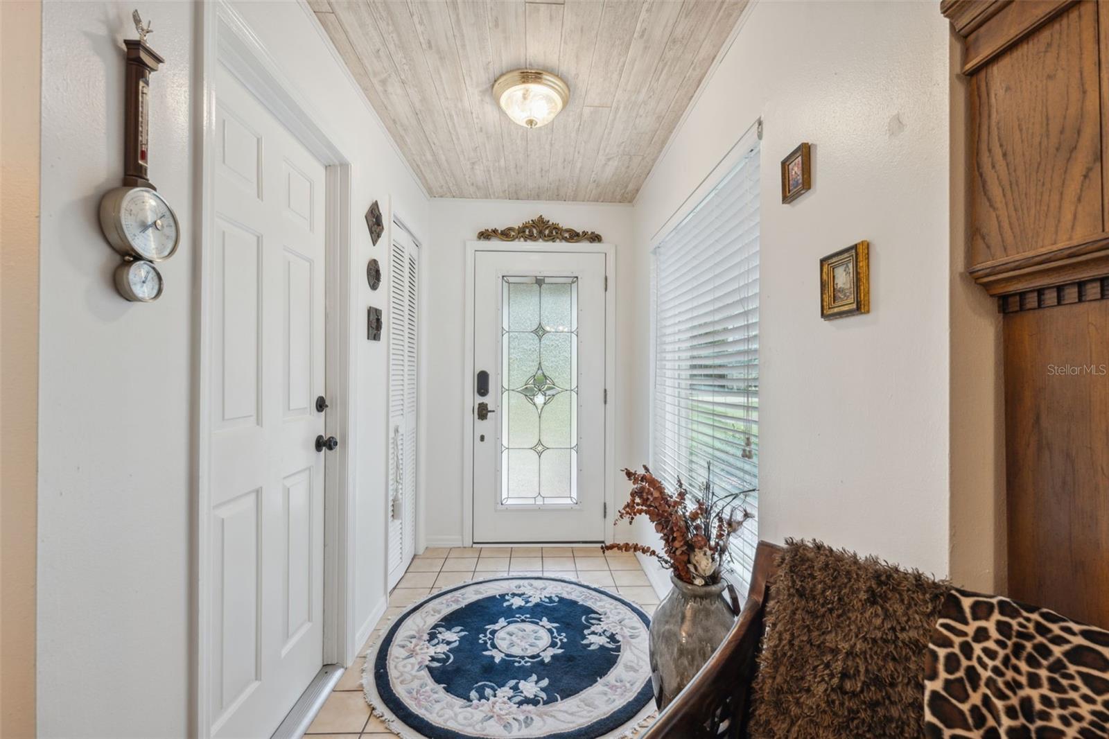 Listing photo id 3 for 1212 Redding Street