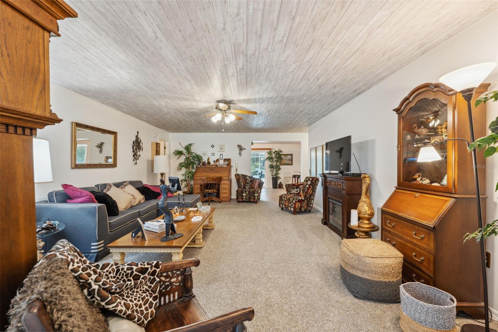 Listing photo id 4 for 1212 Redding Street