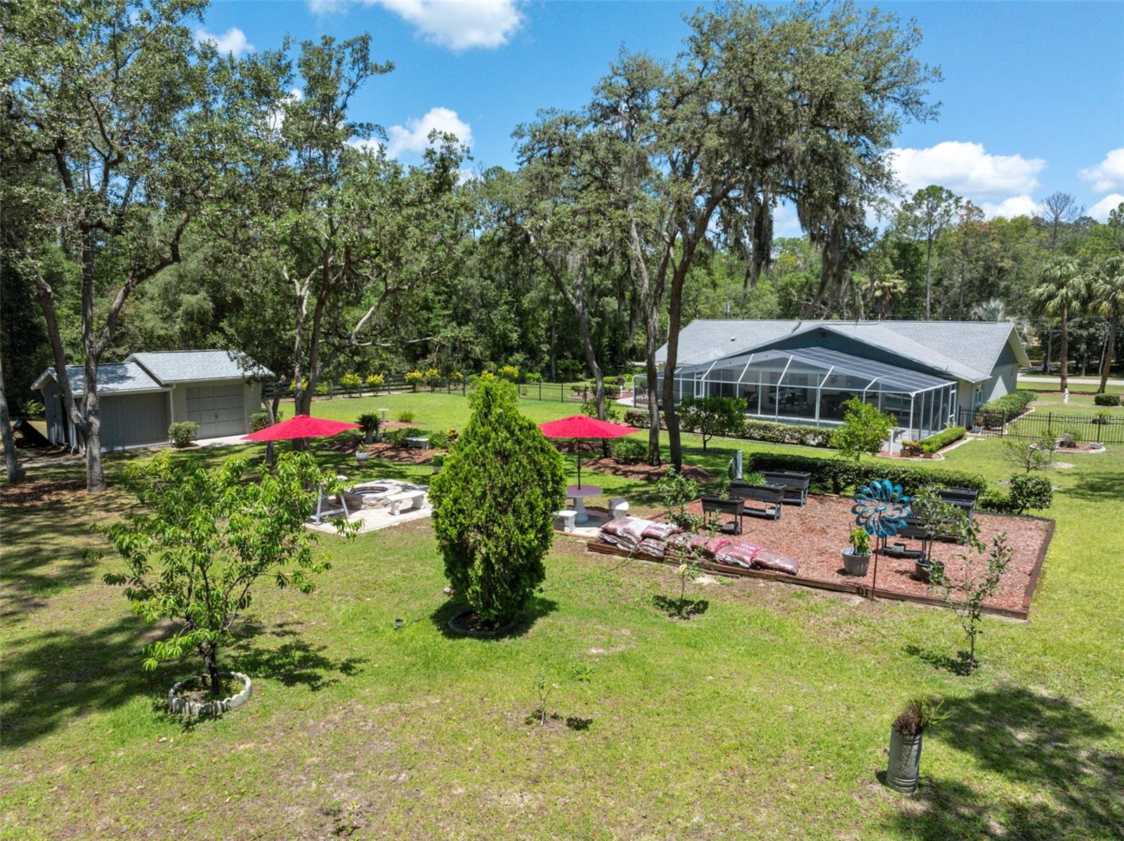 Listing photo id 66 for 1212 Redding Street