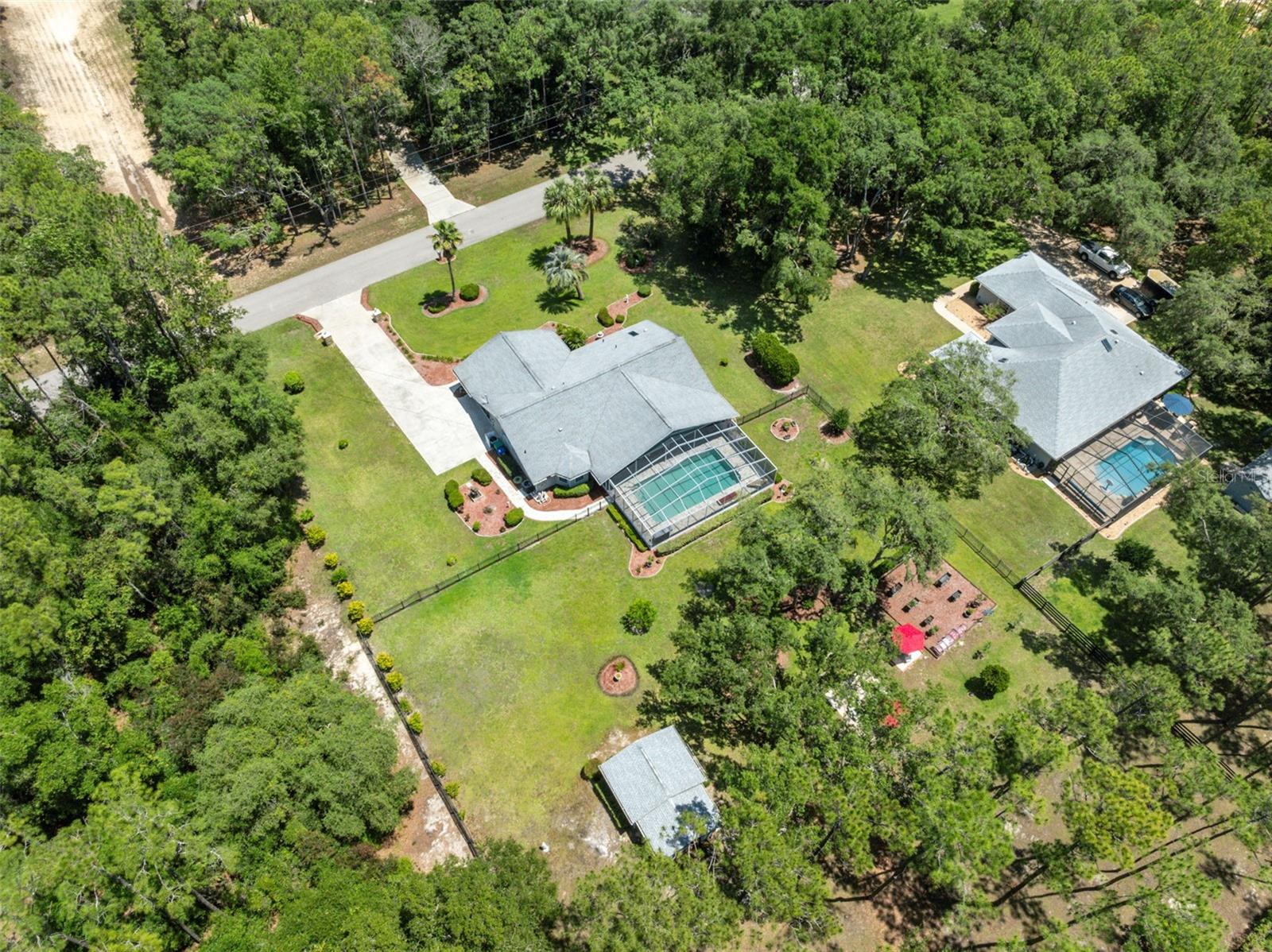 Listing photo id 67 for 1212 Redding Street