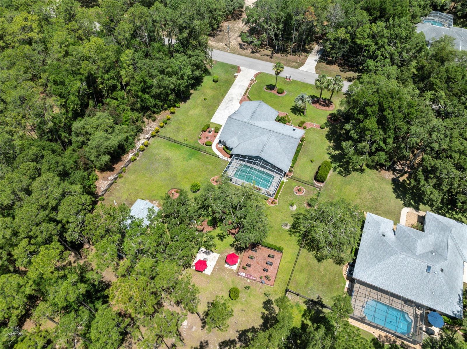 Listing photo id 70 for 1212 Redding Street