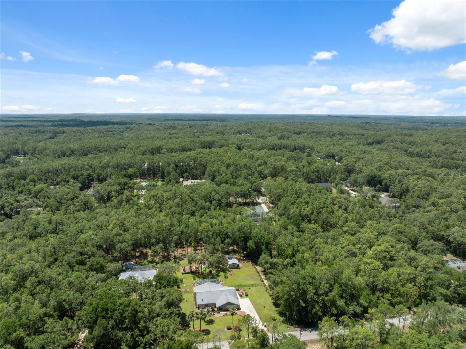 Listing photo id 72 for 1212 Redding Street