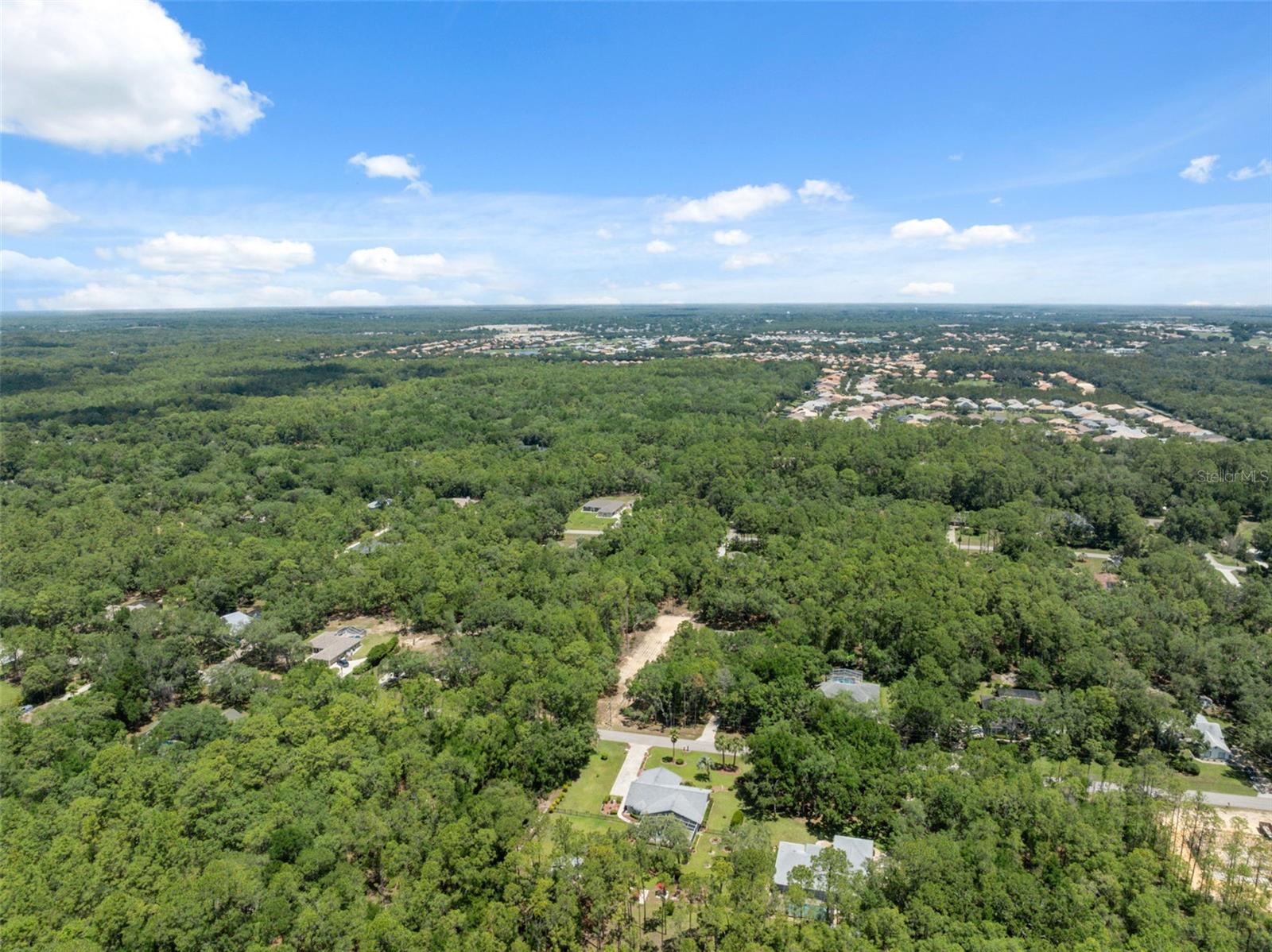 Listing photo id 75 for 1212 Redding Street
