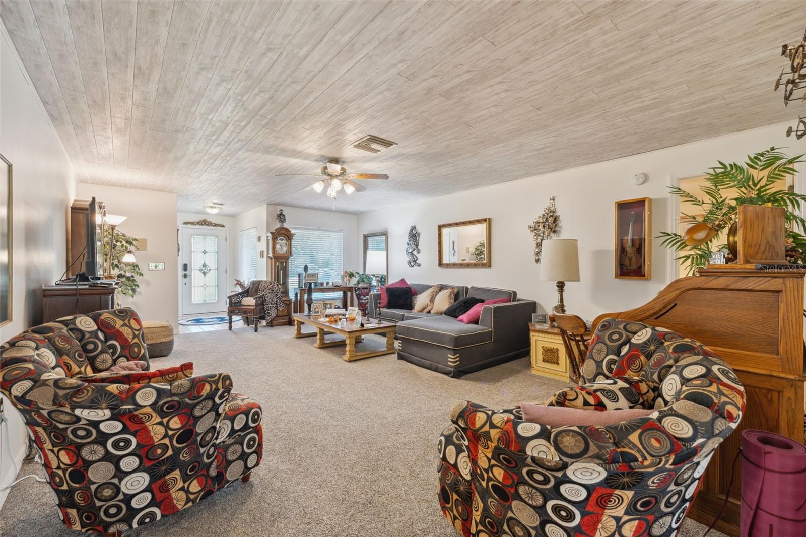 Listing photo id 6 for 1212 Redding Street