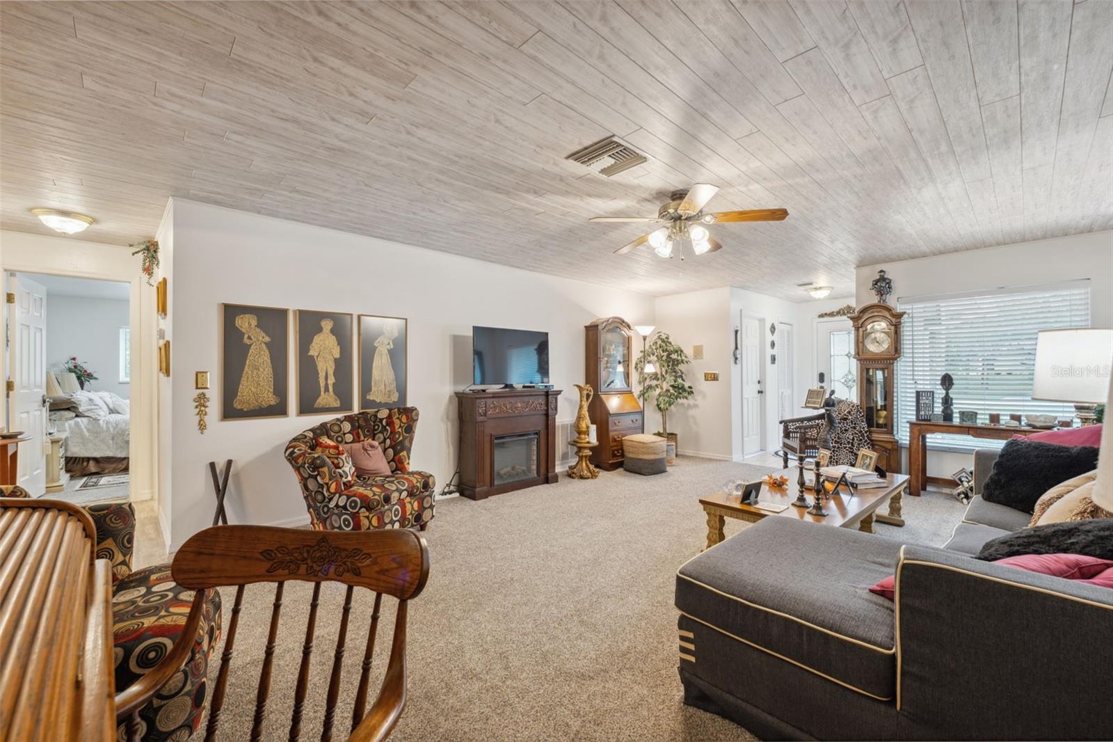 Listing photo id 7 for 1212 Redding Street