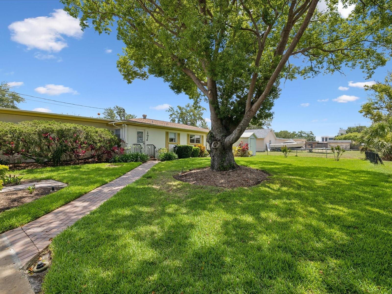 Image 10 of 48 For 6823 Oak Hill Drive