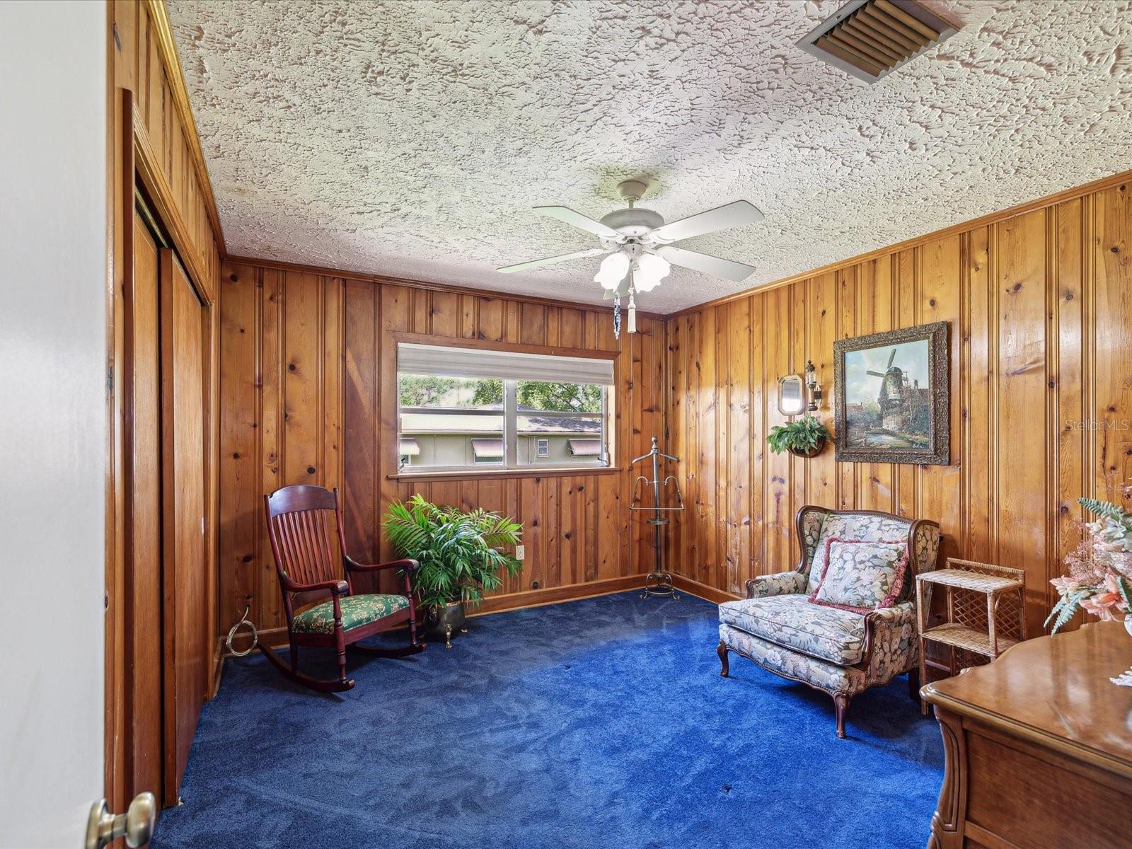 Image 18 of 48 For 6823 Oak Hill Drive