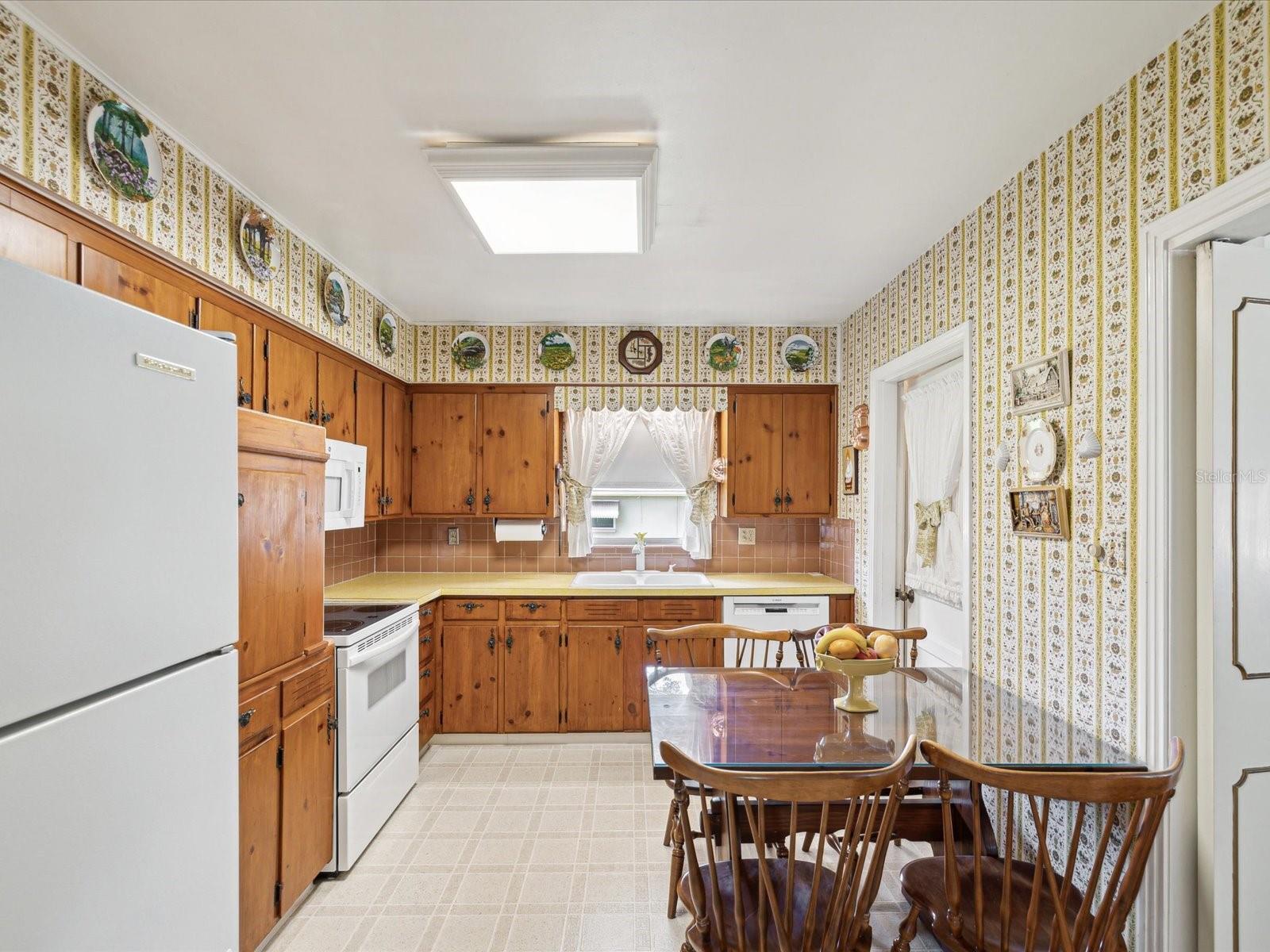 Image 25 of 48 For 6823 Oak Hill Drive