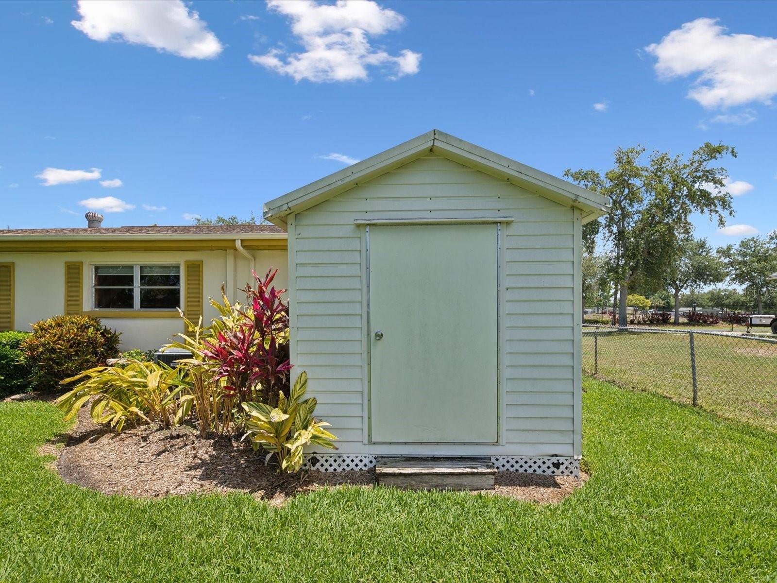 Image 31 of 48 For 6823 Oak Hill Drive