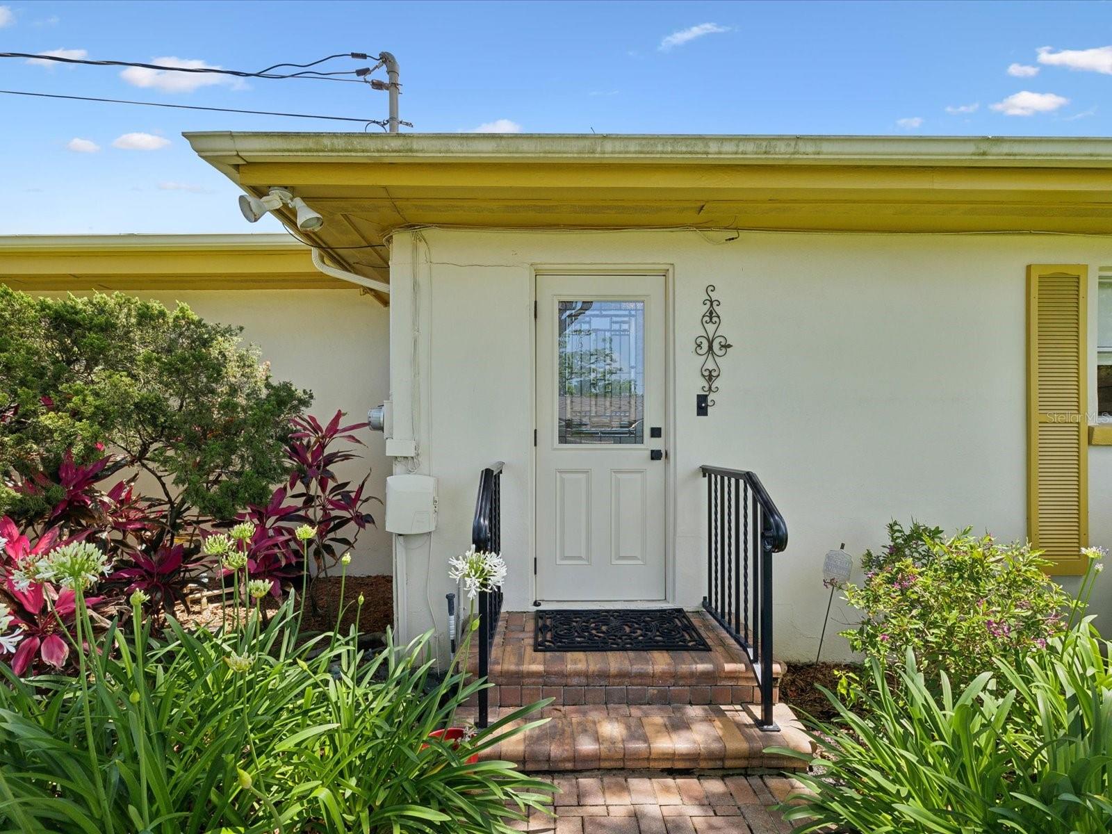 Image 32 of 48 For 6823 Oak Hill Drive