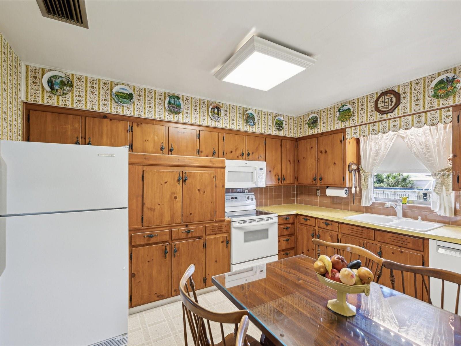 Image 6 of 48 For 6823 Oak Hill Drive