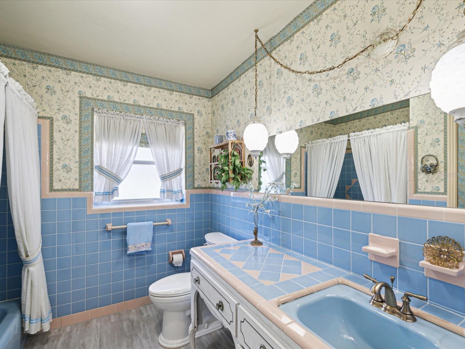 Image 8 of 48 For 6823 Oak Hill Drive