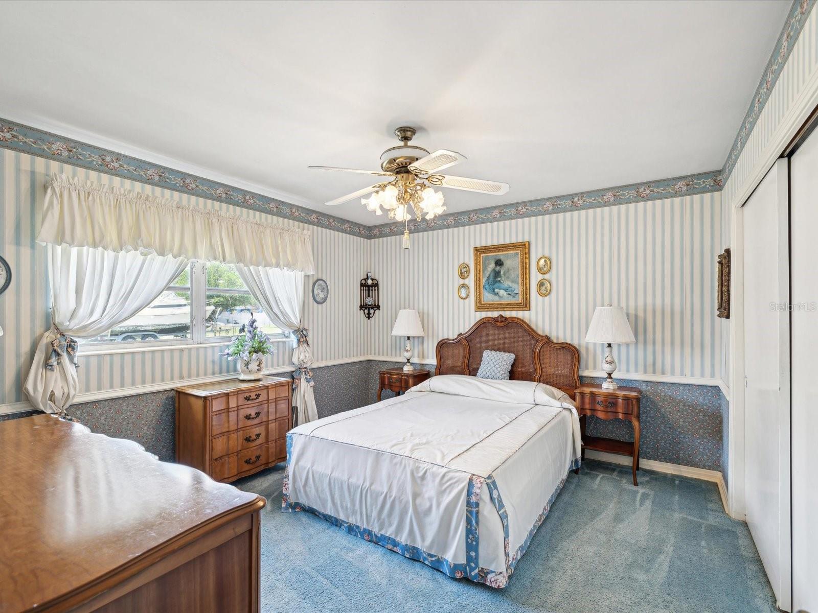 Image 9 of 48 For 6823 Oak Hill Drive