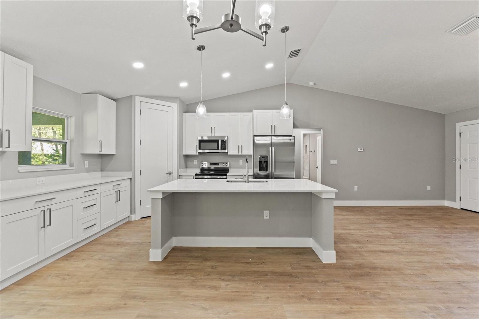 Image 10 of 33 For 8792 Sandree Drive
